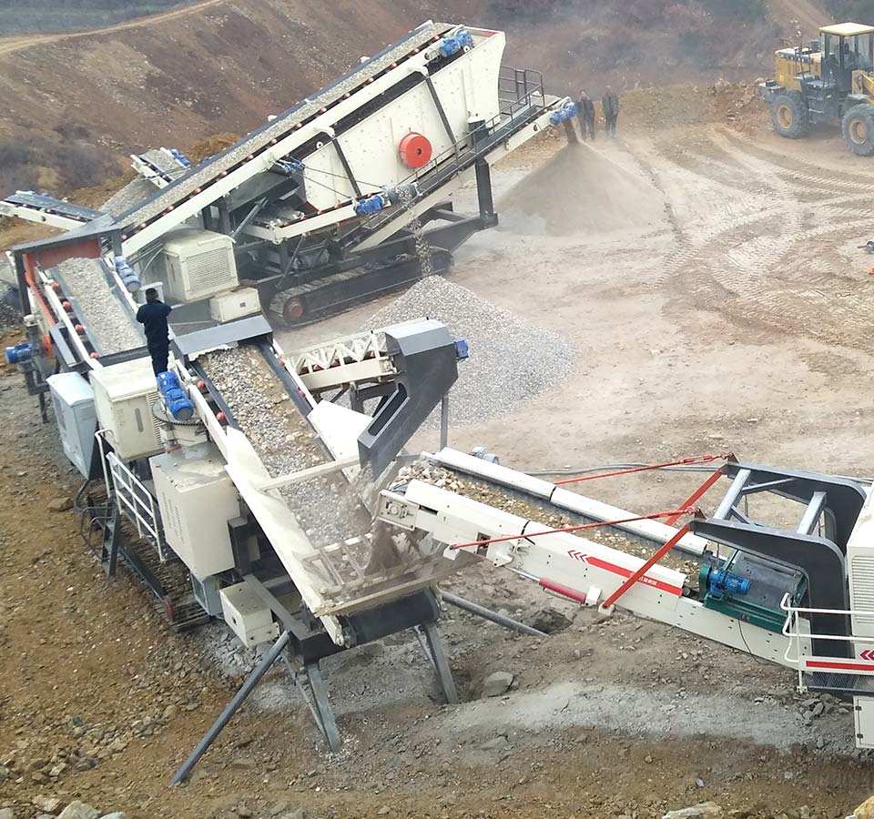 山東煙台履帶式移動破碎站客戶現場
