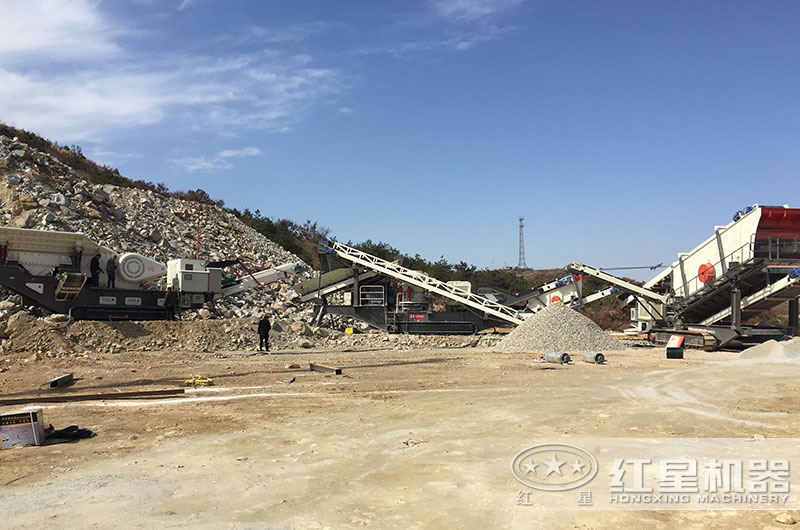 履帶式移動建築垃圾破碎篩分一體車