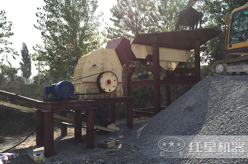 客戶現場圖，大型重錘式粉碎機